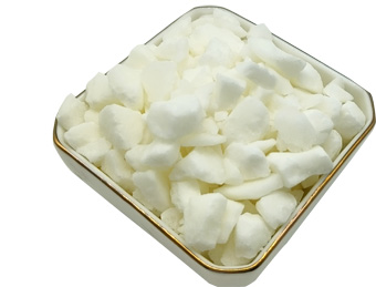 Flocons de superplastifiant polycarboxylate