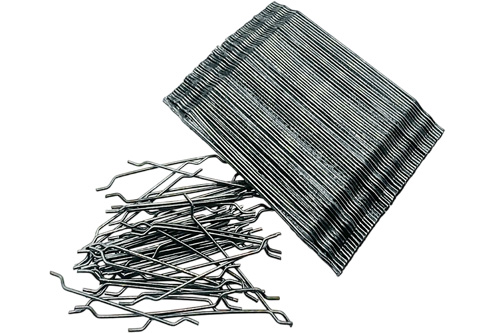 Comparaison entre les effets des fibres d'acier droites et à crochets